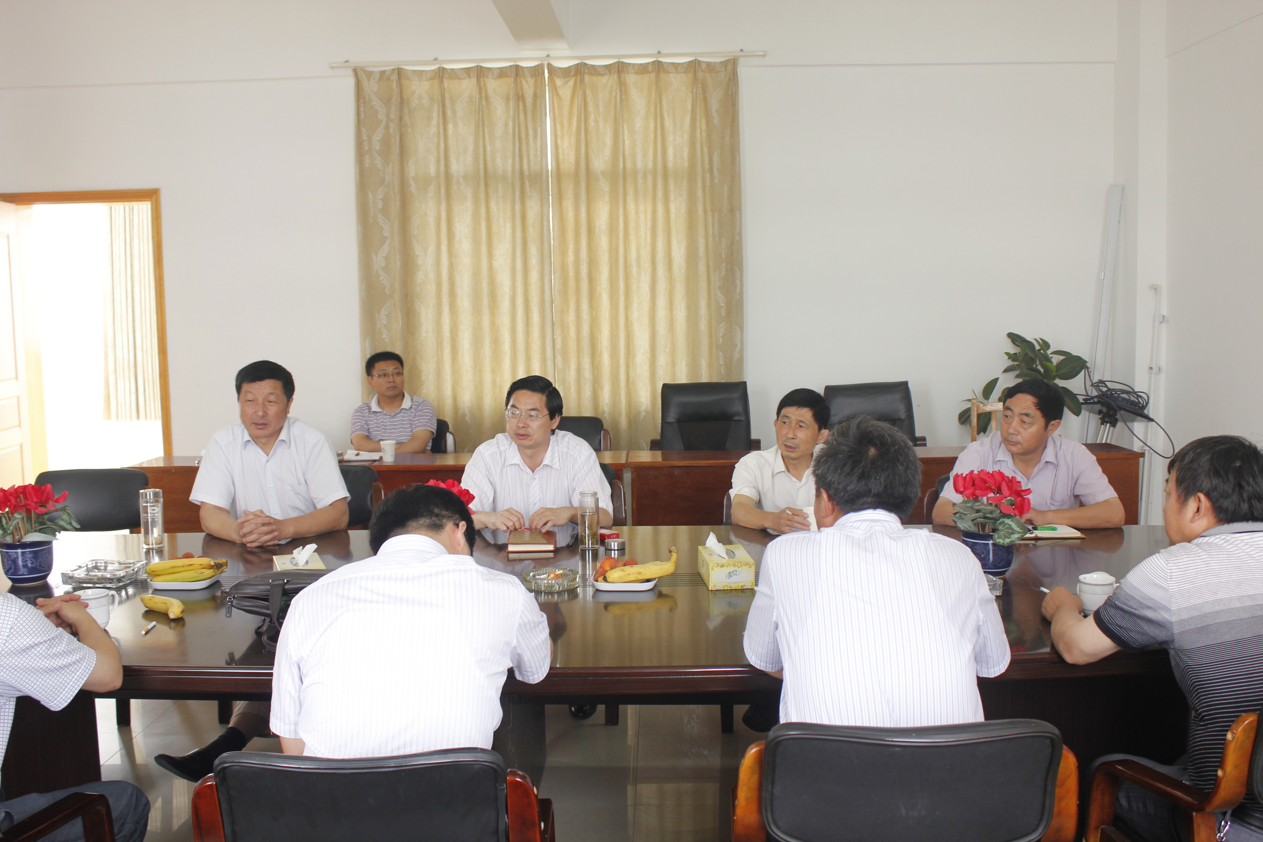 泰興市第二高級中學領導來我校參觀交流