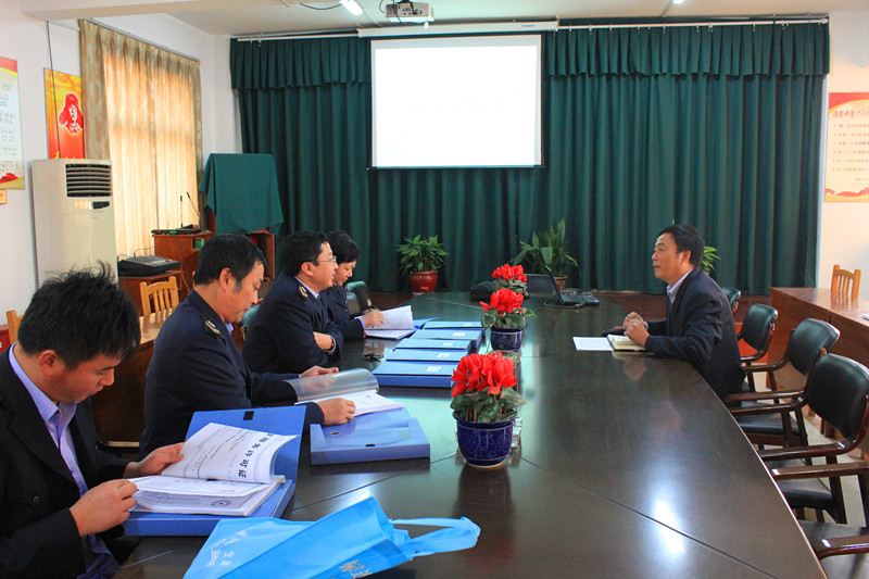 泰州市衛生監督所領導督查我校衛生工作 泰州市衛生監督所領導督查我校衛生工作