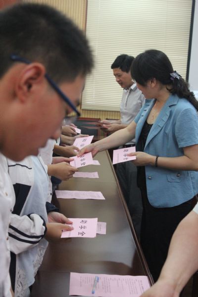 手拉手_心連心_戰勝困難_放飛夢想 手拉手_心連心_戰勝困難_放飛夢想