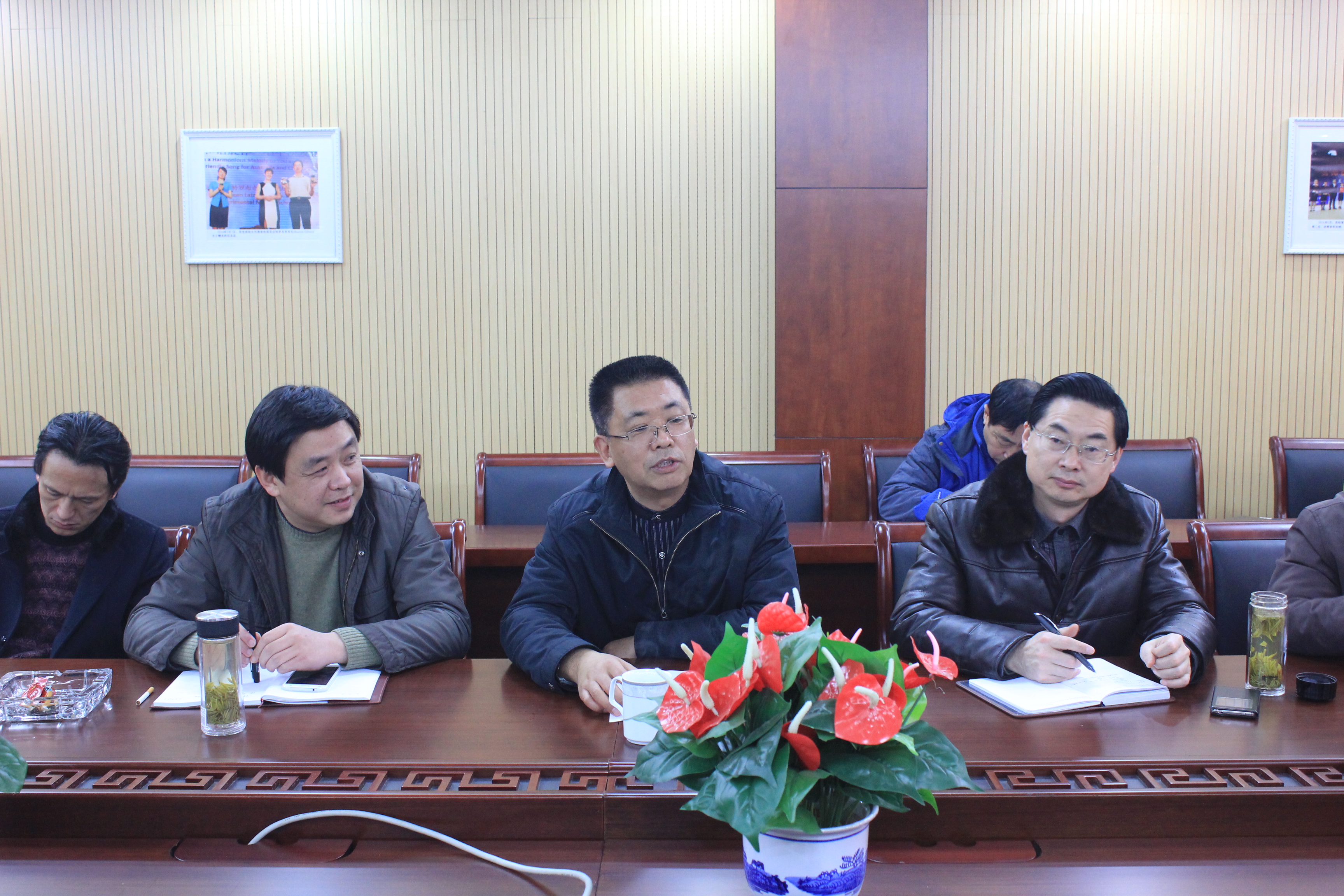 馮明調研指導我校體育館建設工作