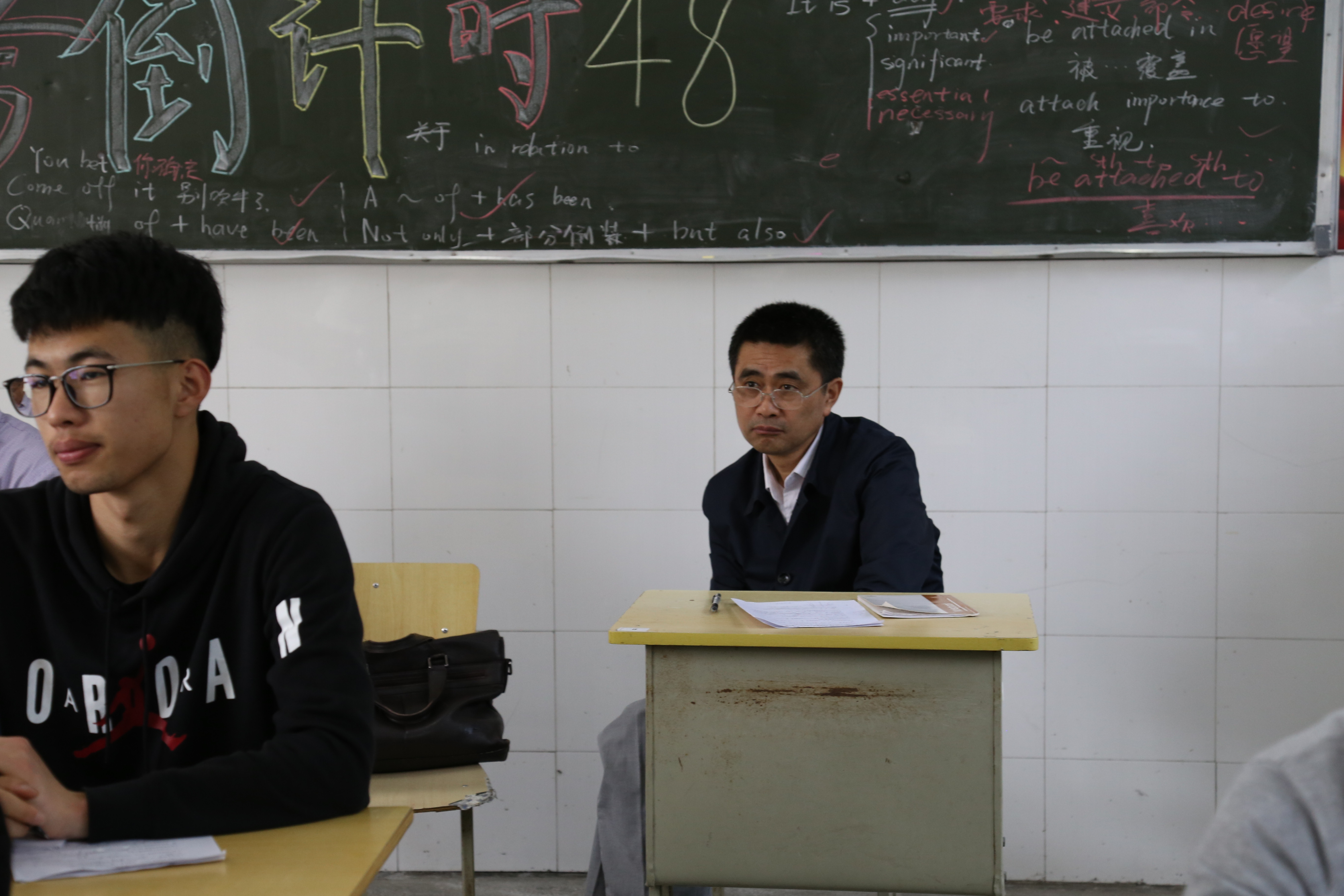 市教育局教研室調研我校高三復習迎考工作