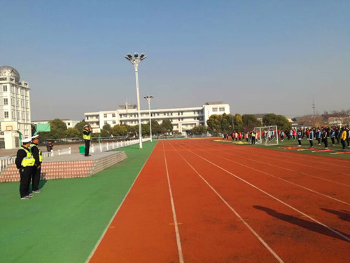 泰州交警支隊高新區大隊進校園開展交通安全講座 泰州交警支隊高新區大隊進校園開展交通安全講座