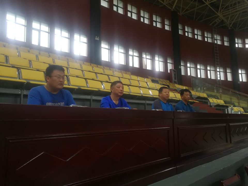 市直所學(xué)校首屆教職工籃球比賽在我校拉開帷幕 市直所學(xué)校首屆教職工籃球比賽在我校拉開帷幕