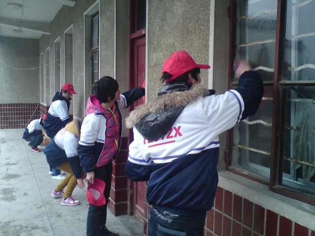 “學雷鋒,獻愛心”活動走進泰州市寺巷鎮敬老院 “學雷鋒,獻愛心”活動走進泰州市寺巷鎮敬老院