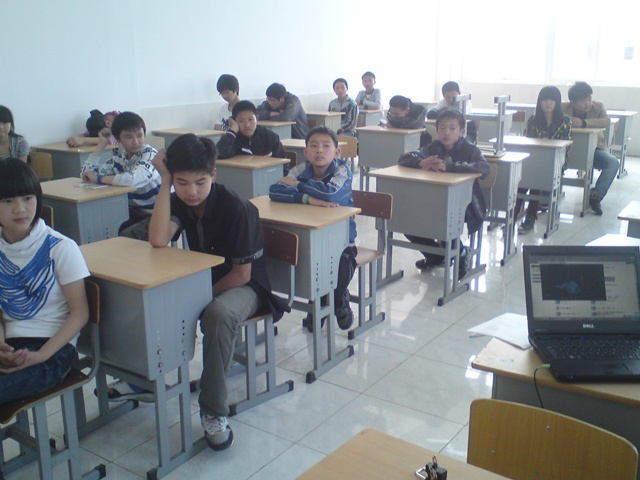 初中語文組開展“天籟軒”社團活動 初中語文組開展“天籟軒”社團活動