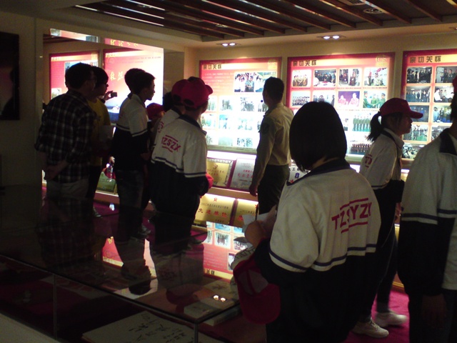 綜合實踐活動—師生參觀“遠望二號”測量船 綜合實踐活動—師生參觀“遠望二號”測量船