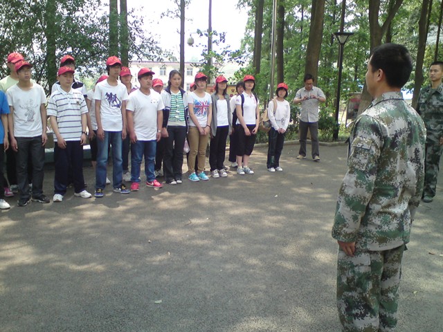 綜合實踐活動—師生參觀“遠望二號”測量船 綜合實踐活動—師生參觀“遠望二號”測量船