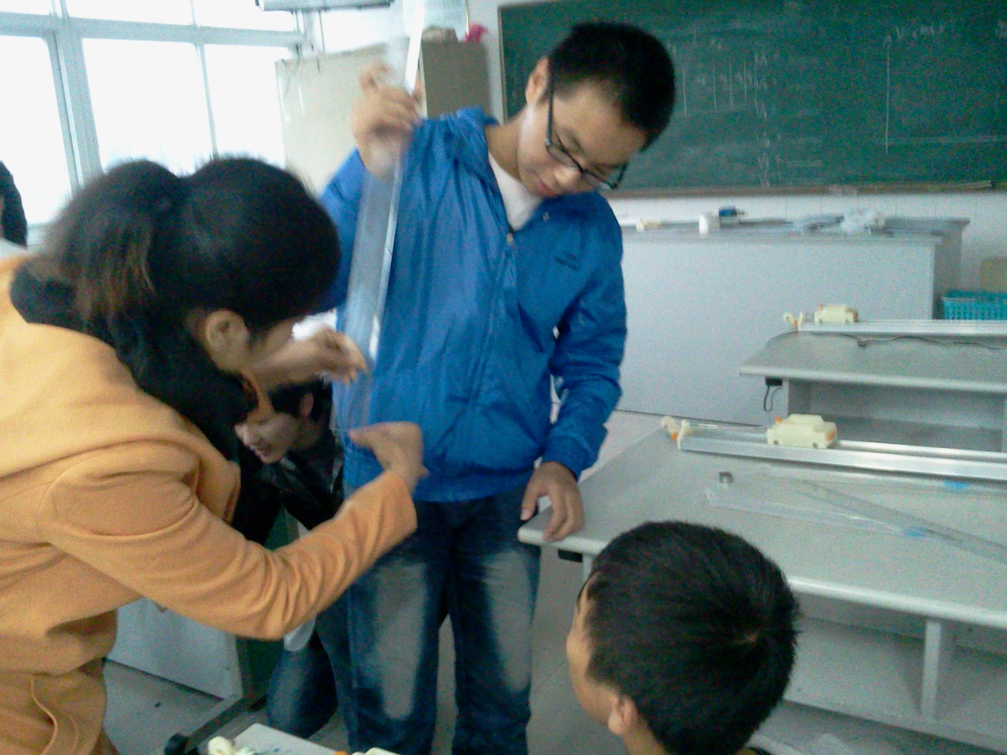 “愛因思維”社團活動——測測你的反應時間