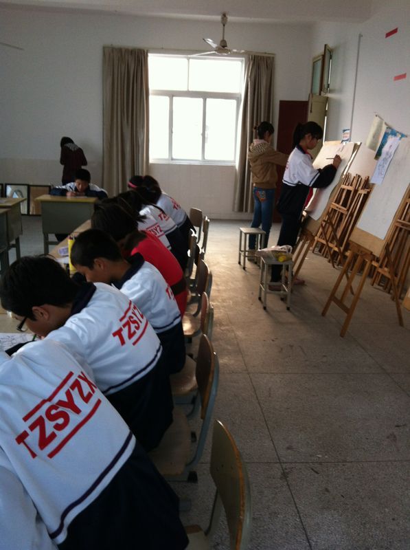 “繪彩”美術社團活動