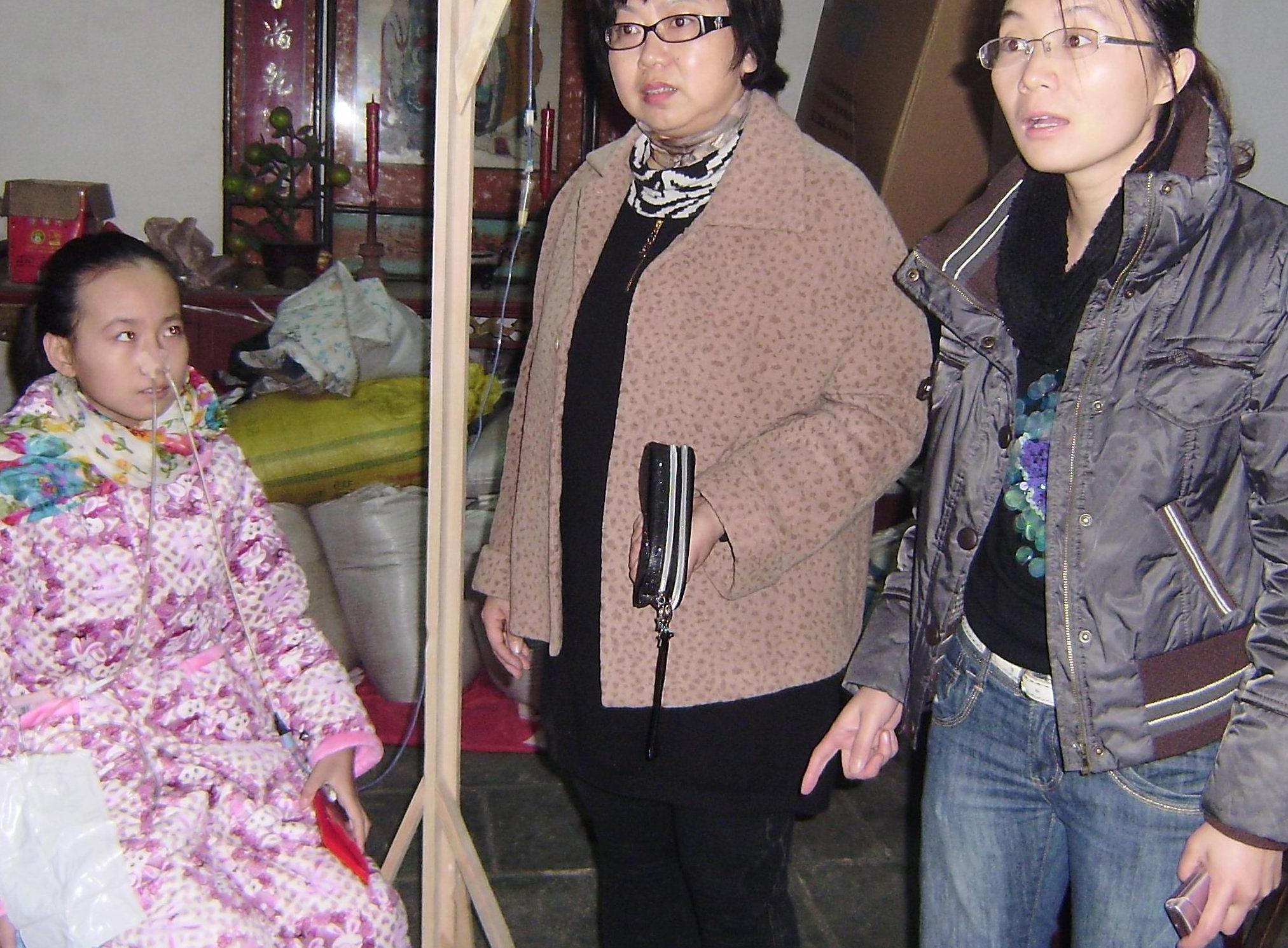 團委組織探望困難學生李燕 團委組織探望困難學生李燕