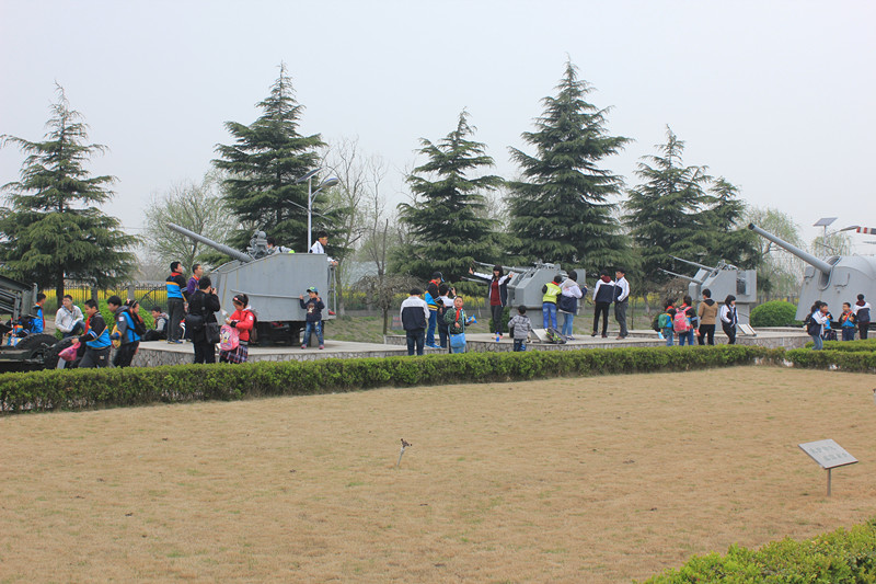 泰州實驗中學(xué)2015年“尋找紅色足跡”之參觀海軍誕生地紀念館 泰州實驗中學(xué)2015年“尋找紅色足跡”之參觀海軍誕生地紀念館