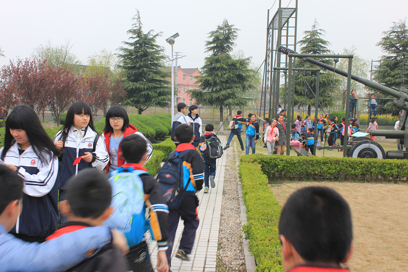 泰州實驗中學(xué)2015年“尋找紅色足跡”之參觀海軍誕生地紀念館 泰州實驗中學(xué)2015年“尋找紅色足跡”之參觀海軍誕生地紀念館