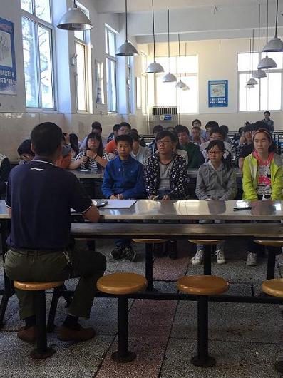泰州實(shí)驗(yàn)中學(xué)食堂召開(kāi)學(xué)生滿意度座談會(huì) 泰州實(shí)驗(yàn)中學(xué)食堂召開(kāi)學(xué)生滿意度座談會(huì)