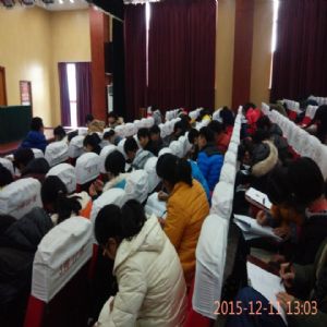 我校團委召開團員及入團積極分子團課培訓 我校團委召開團員及入團積極分子團課培訓