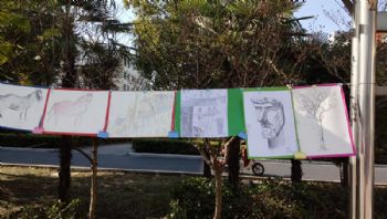 我校繪彩社團(tuán)開展美術(shù)畫展活動(dòng) 我校繪彩社團(tuán)開展美術(shù)畫展活動(dòng)