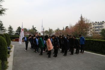 祭奠烈士英魂?弘揚民族精神—泰州實驗中學清明祭掃活動 祭奠烈士英魂?弘揚民族精神—泰州實驗中學清明祭掃活動