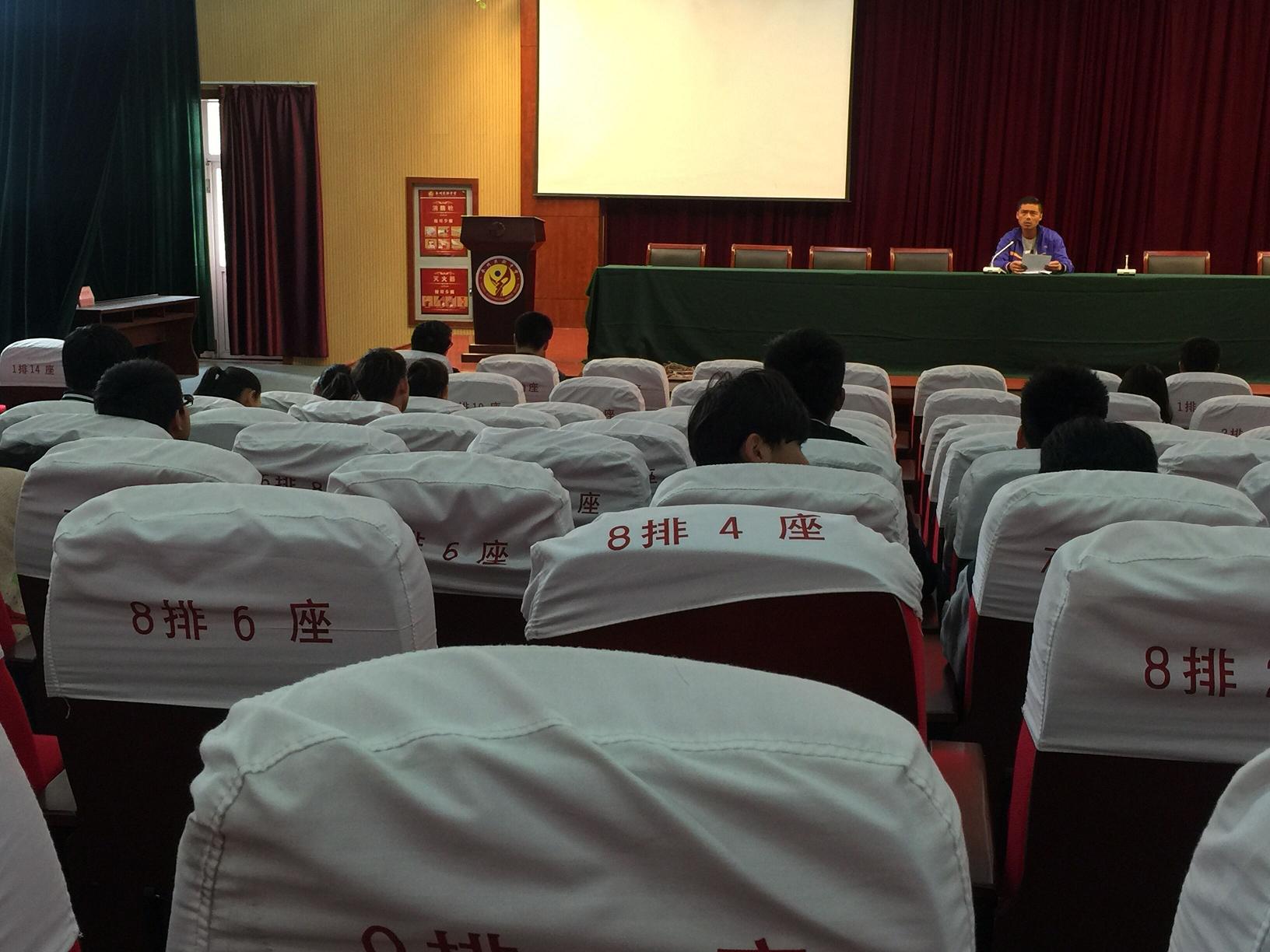 泰州實驗中學食堂召開學生滿意度座談會 泰州實驗中學食堂召開學生滿意度座談會