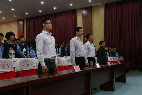 “邁好青春第一步”——泰州實驗中學入團儀式圓滿舉行 “邁好青春第一步”——泰州實驗中學入團儀式圓滿舉行