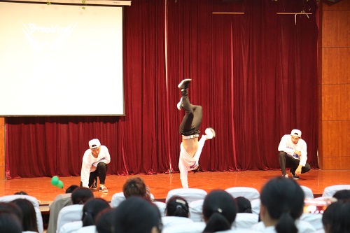 我校隆重召開“弘揚長征精神?展我青春風采”文藝匯演 我校隆重召開“弘揚長征精神?展我青春風采”文藝匯演