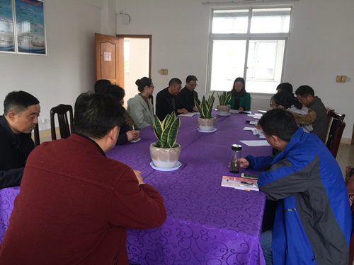 高二年級黨支部召開預備黨員轉正會議 高二年級黨支部召開預備黨員轉正會議